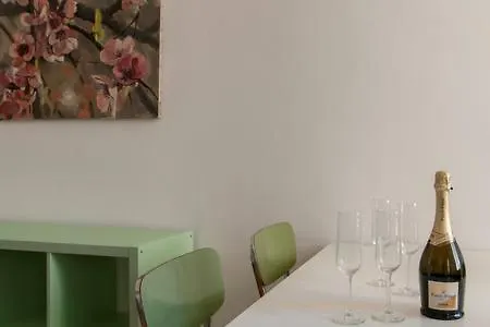 Apartment Darsena Milan